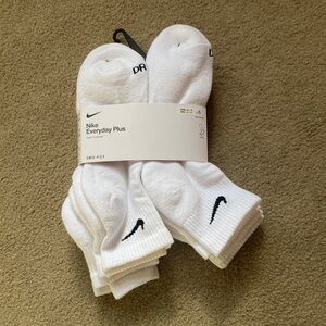 Nike Everyday Plus White Athletic Socks